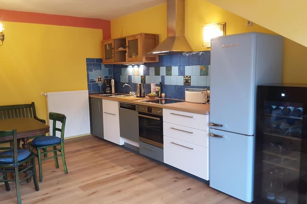 Casa Barzen - Stilvoll Urlauben An Der Mosel Lägenhet Reil Exteriör bild