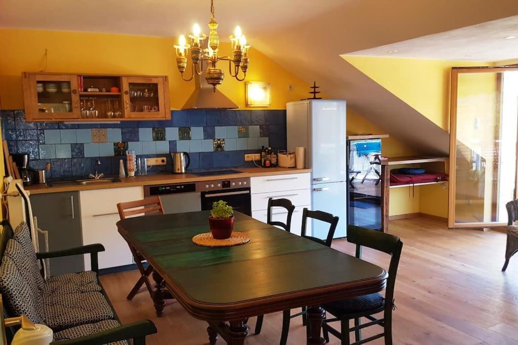 Casa Barzen - Stilvoll Urlauben An Der Mosel Lägenhet Reil Exteriör bild